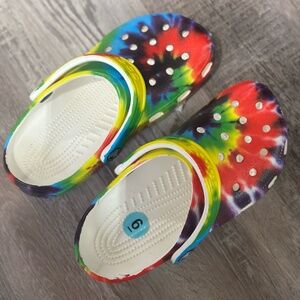 Classic tie dye  Crocs size 6